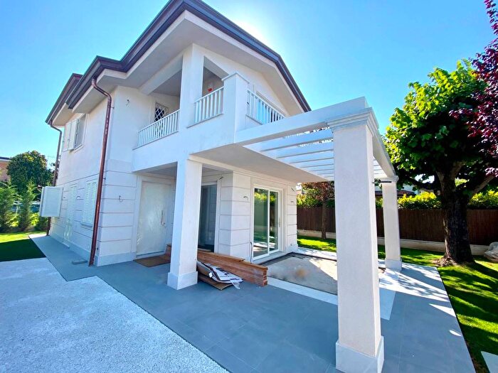 Casa con 6 locali in vendita in Via Francesco Carrara, Centro, Forte dei Marmi