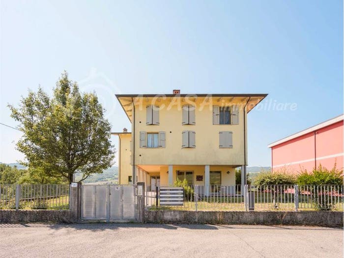 Appartamento bilocale in vendita in strada provinciale, Corniglio