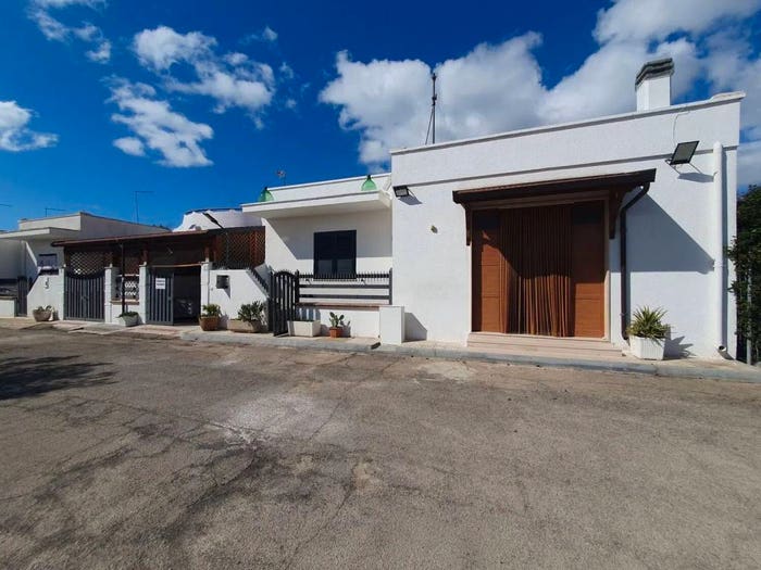 Casa quadrilocale in vendita in Via Ugento, Torre Lapillo, Porto Cesareo