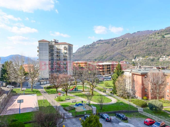 Appartamento bilocale in vendita in Via Provinciale Per Lecco, Lipomo