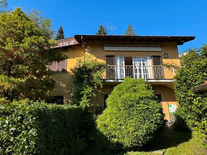 Casa con 5 locali in vendita in Via Viconago, Centro, CadeglianoViconago