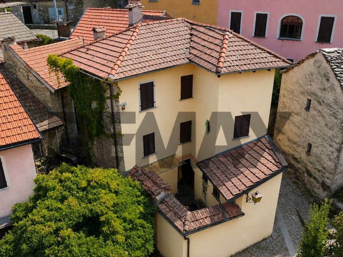 Casa con 6 locali in vendita in via teresa tarchetti, Cannero Riviera