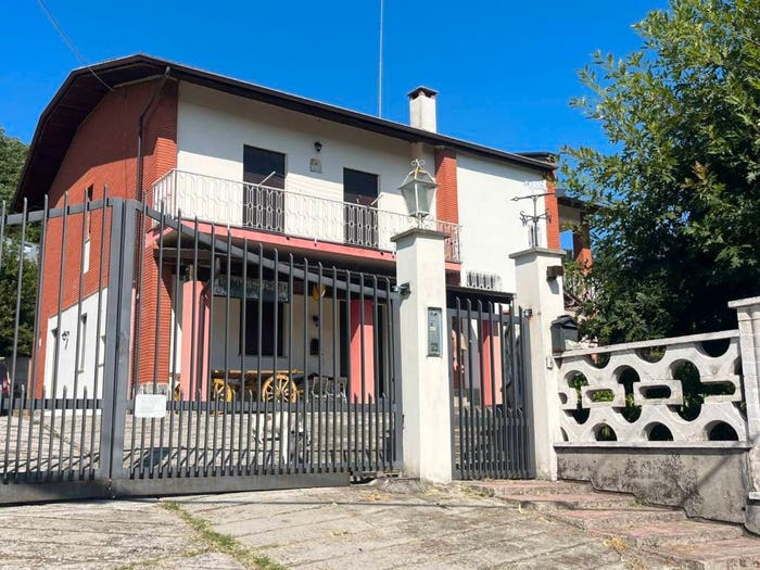 Casa con 6 locali in vendita in località Valmanera, Valmanera, Asti