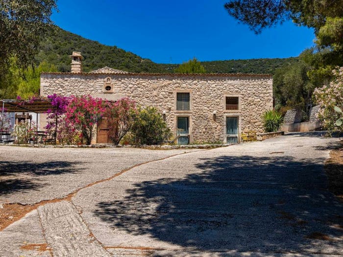 Casa con 6 locali in vendita in Madonna Incoronata, Mattinata