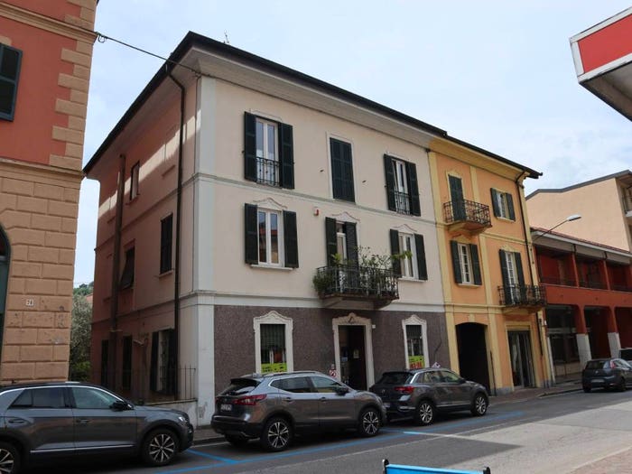 Casa bilocale in vendita in Via Labiena, Laveno, LavenoMombello
