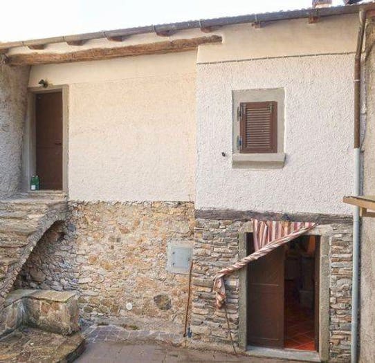 Casa trilocale in vendita in Filattiera