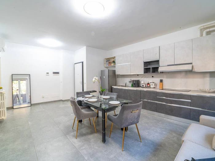 Appartamento quadrilocale in vendita in Via Generale Giuseppe Govone, Cenisio, Milano