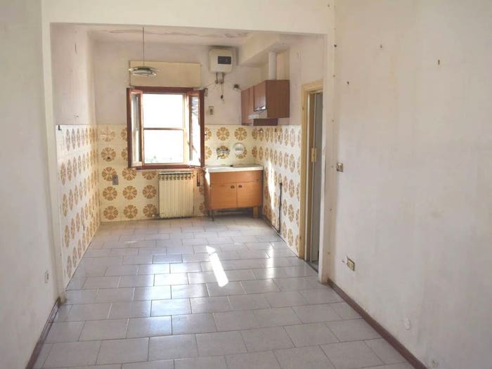 Appartamento trilocale in vendita in Piazza Branchi, Centro, Montaione