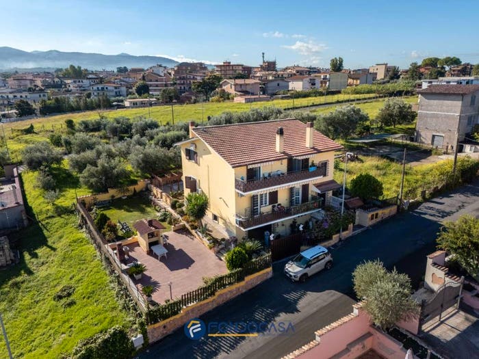 Appartamento quadrilocale in vendita in Via Iacurso, Rocca Cencia, Roma