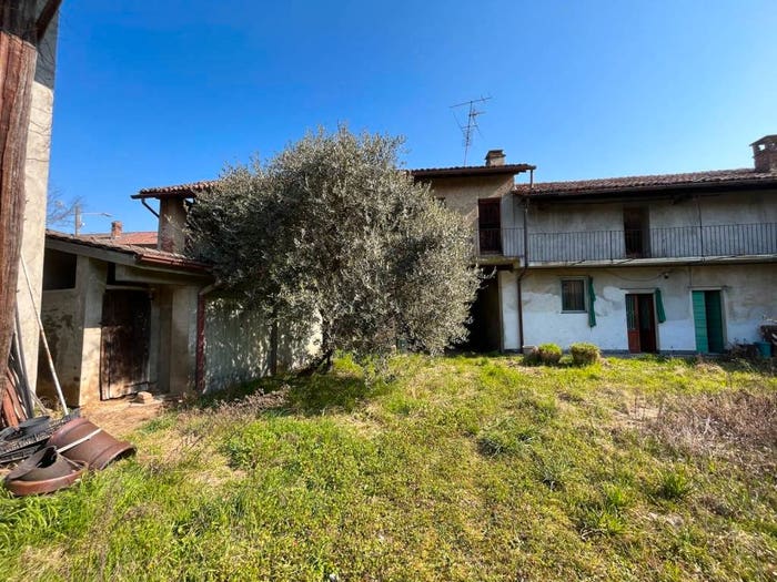 Casa con 6 locali in vendita in Via Umberto Pace, Albairate