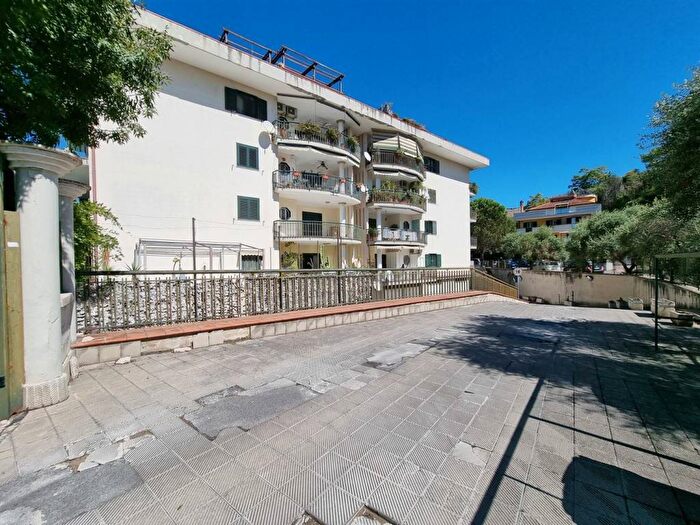 Appartamento con 5 locali in vendita in via Agnesi, Parco Cerasole, Caserta