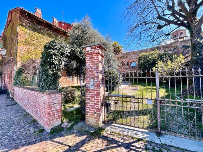Casa con 6 locali in vendita in Via Abate Villa, Andezeno