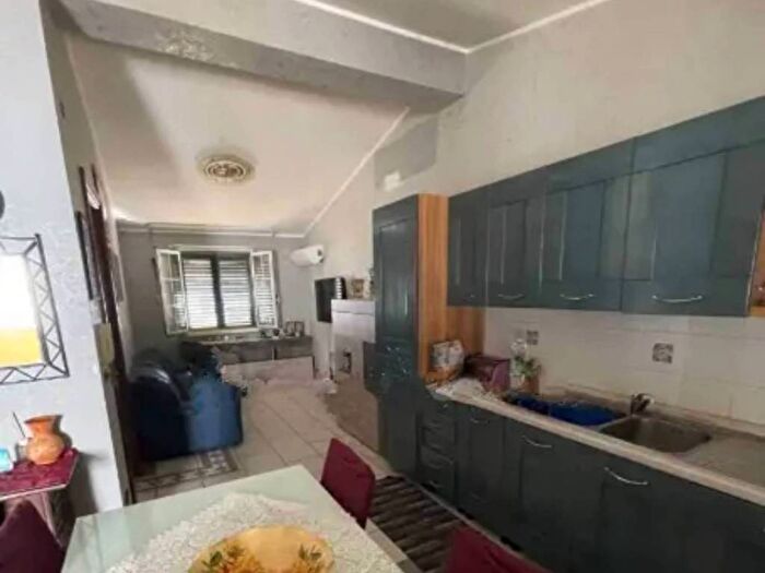 Appartamento quadrilocale in vendita in Via Ugo Foscolo, Centro, Bagnara Calabra
