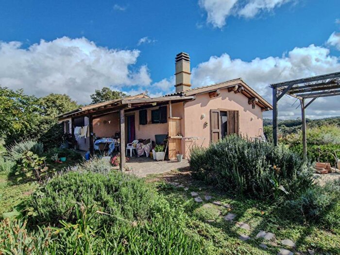 Casa con 6 locali in vendita in SP, Scansano