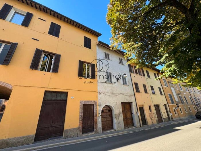 Appartamento monolocale in vendita in Via dell'Anfiteatro, Centro Storico, Spoleto