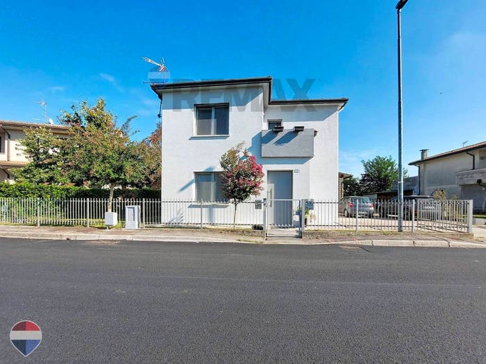 Casa con 6 locali in vendita in Via Brolo, Carmignano, Sant'Urbano
