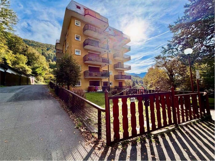 Appartamento con 6 locali in vendita in via privata, Margno