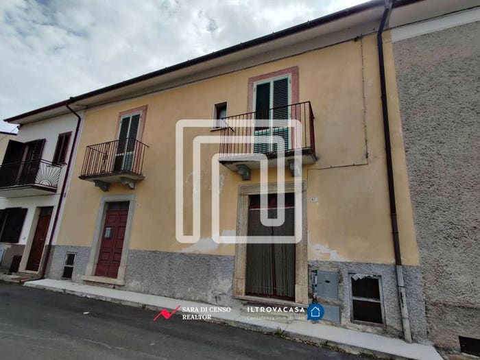 Casa trilocale in vendita in via Roma, Molina Aterno