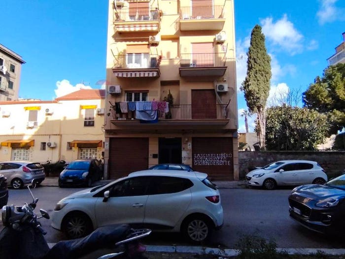 Appartamento trilocale in vendita in via Ai Fossi, Acquasanta, Palermo