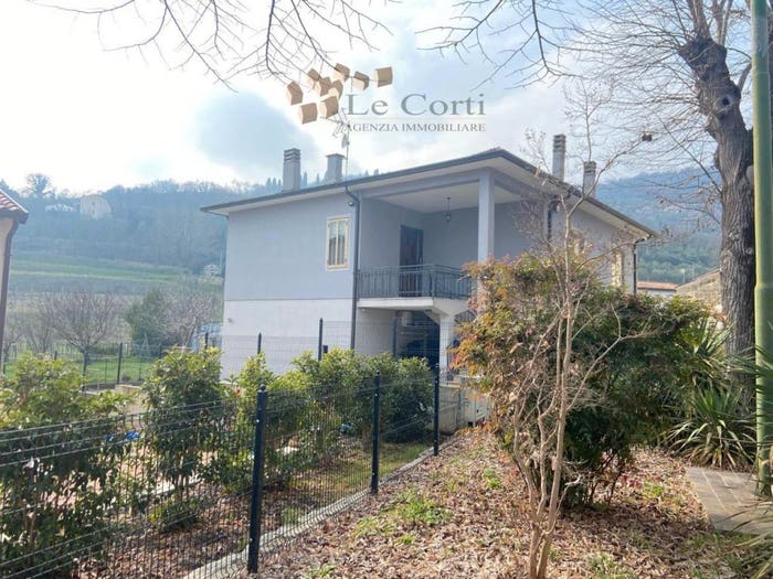 Casa quadrilocale in vendita in Villaga