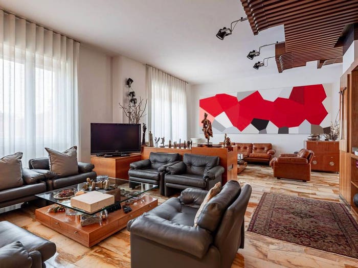 Appartamento con 6 locali in vendita in Via Della Guastalla, Guastalla, Milano