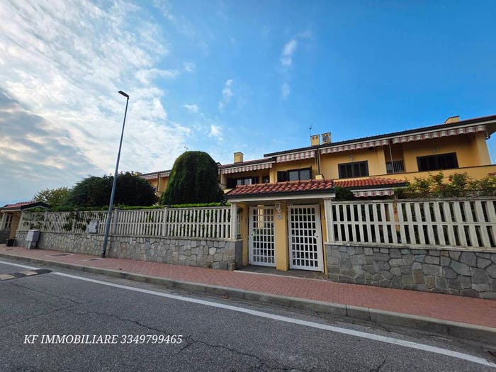 Casa con 6 locali in vendita in Via Caldano, Centro, Caselle Torinese