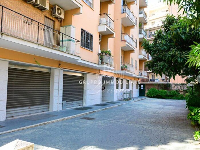 Appartamento bilocale in vendita in Via Oderisi da Gubbio, Marconi, Roma