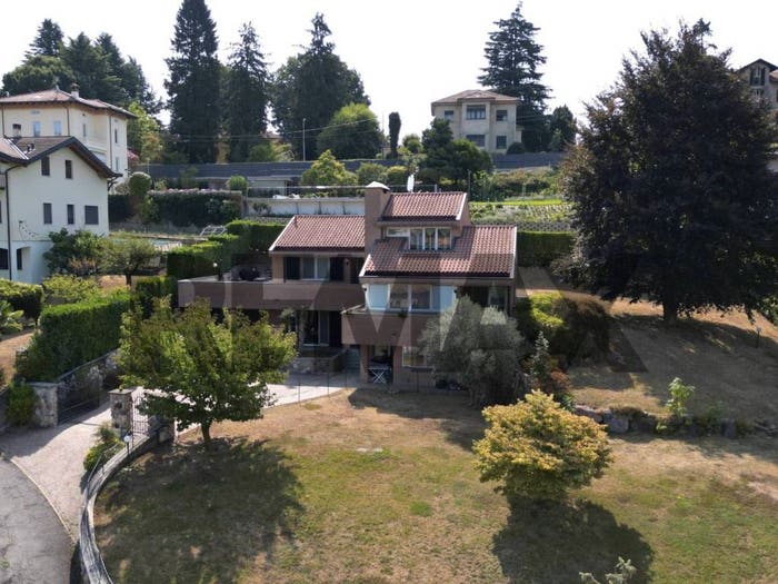 Casa con 6 locali in vendita in VIA GASPAROTTO, Centro, Cantello