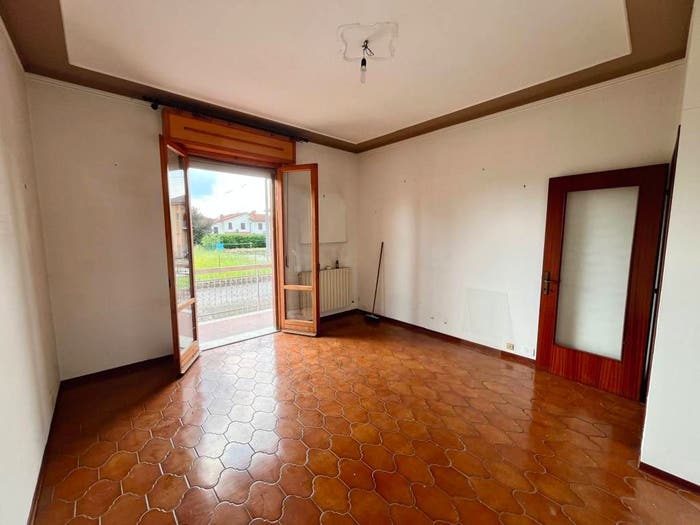 Appartamento trilocale in vendita in Via Giuseppe Garibaldi, Centro, Moglia
