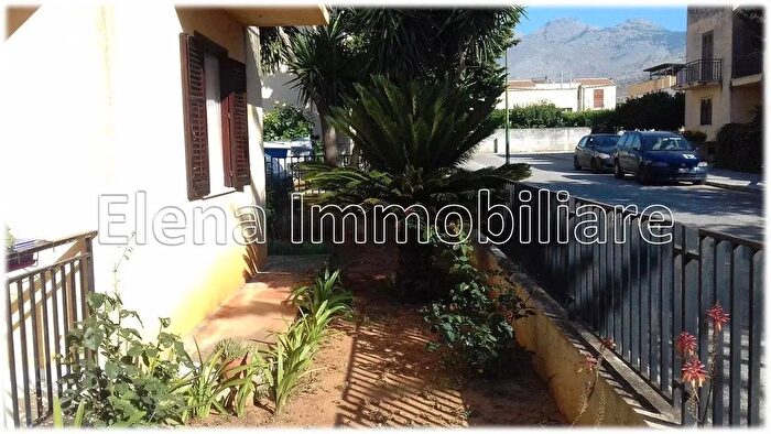 Appartamento trilocale in vendita in Via Portella della Ginestra, San Vito Lo Capo