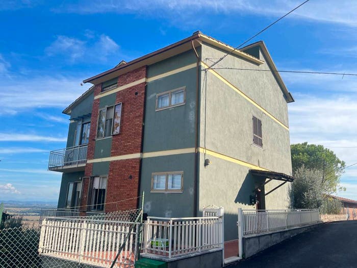 Casa con 6 locali in vendita in Via Trieste, Agello, Magione