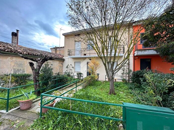 Casa con 6 locali in vendita in STRADA strada adriatica, Monte San Bartolo, Pesaro