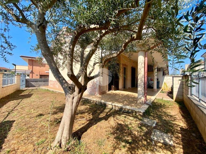 Casa trilocale in vendita in VIA MARIA GRAZIA, Villa Claudia, Anzio