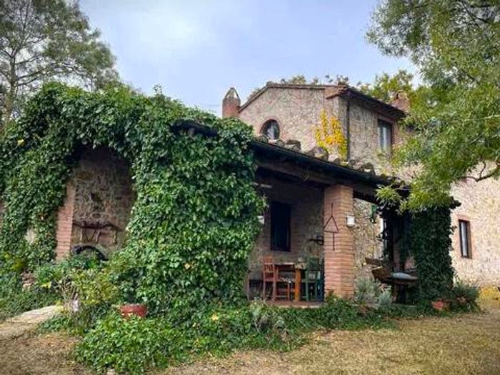 Casa con 6 locali in vendita in Strada Vicinale Delle Aiole No Number, Roccalbegna
