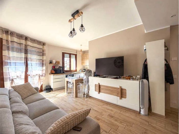 Appartamento trilocale in vendita in Via Ambrosoli, Arluno