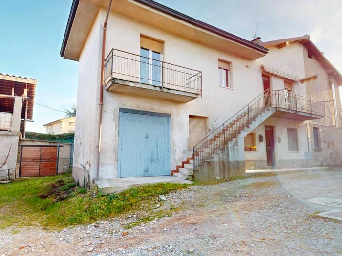Appartamento trilocale in vendita in Via dei Pascoli, Centro, Besana in Brianza