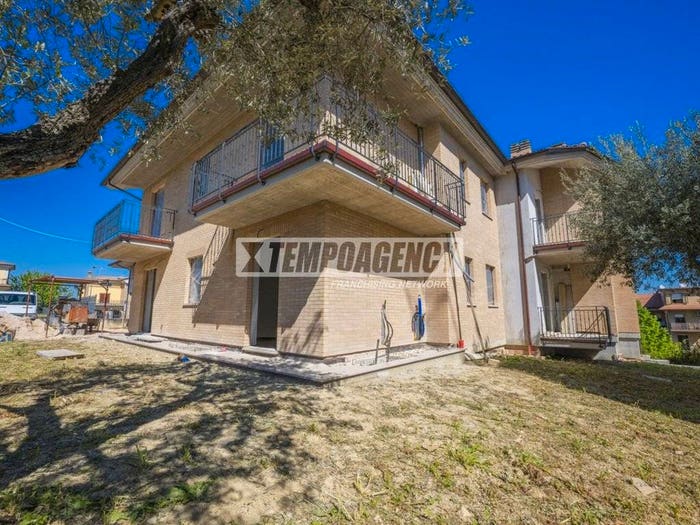 Appartamento trilocale in vendita in Via Settembre, Monte San Giusto