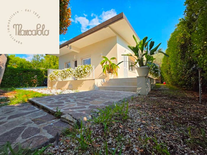 Casa quadrilocale in vendita in Via Lorenzo Quartieri, Centro, Forte dei Marmi