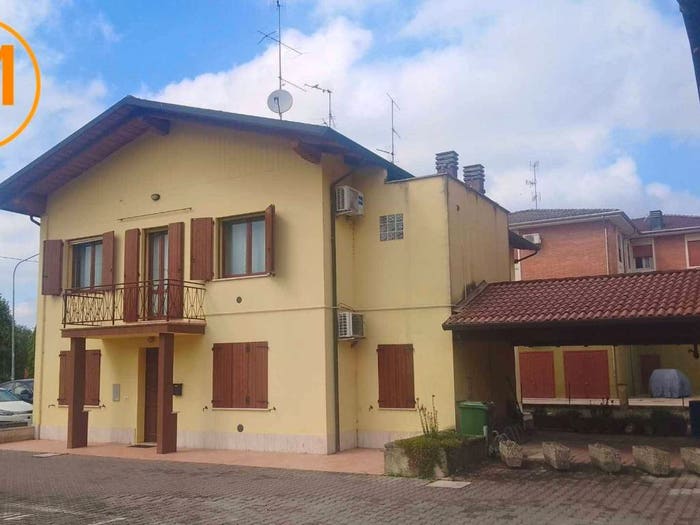 Appartamento trilocale in vendita in Via Maestrola, Frazioni Nord, Cento