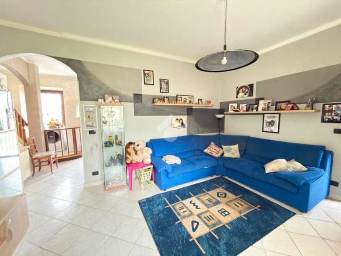 Appartamento quadrilocale in vendita in Via Benna, Coazze