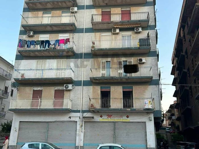 Appartamento con 6 locali in vendita in via Leo Longanesi, Favara