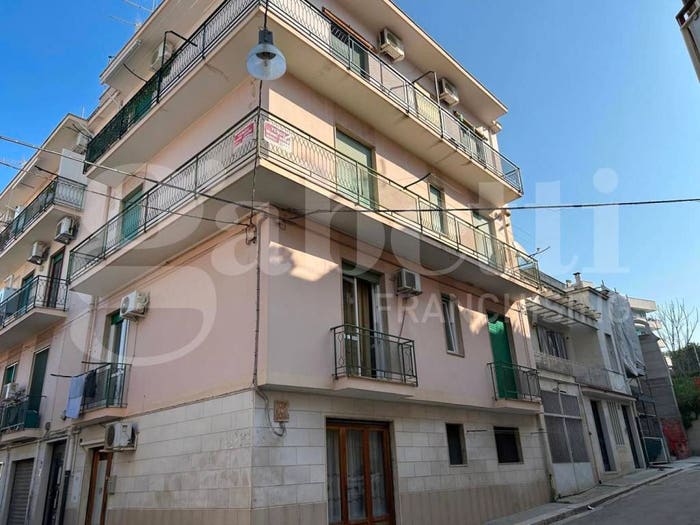 Appartamento quadrilocale in vendita in Via Pietro Toselli, Centro, Canosa di Puglia