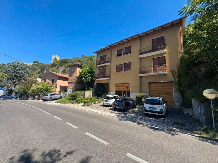 Appartamento con 6 locali in vendita in VIA FLAMINIA TERNANA, Centro, Narni