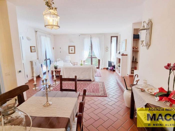 Casa con 6 locali in vendita in Ponsacco