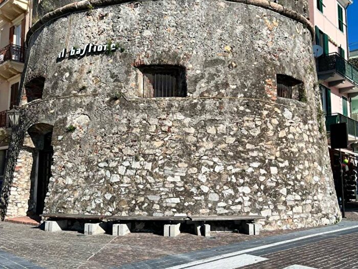 Appartamento quadrilocale in vendita in Vico Torre, Centro, Ceriale