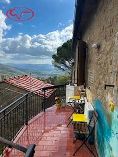 Appartamento quadrilocale in vendita in Strada Provinciale Setteponti, Centro, Loro Ciuffenna
