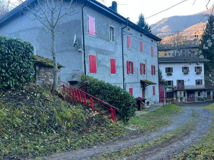 Appartamento quadrilocale in vendita in Via Sasseto, Fanano