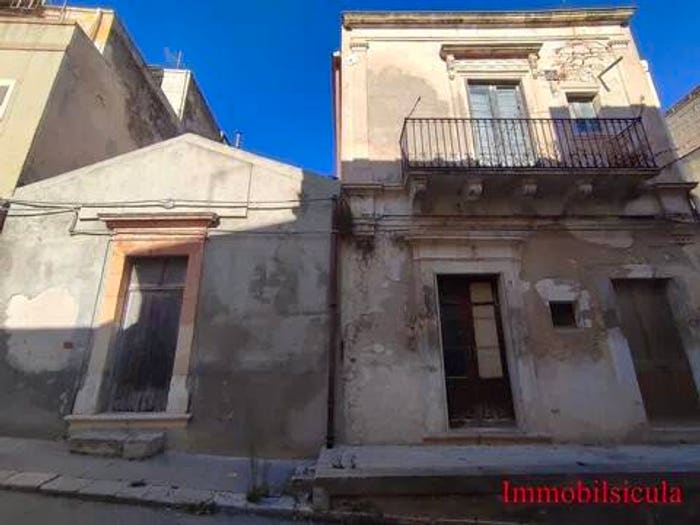 Casa con 6 locali in vendita in Via Maucieri, Centro, Ispica