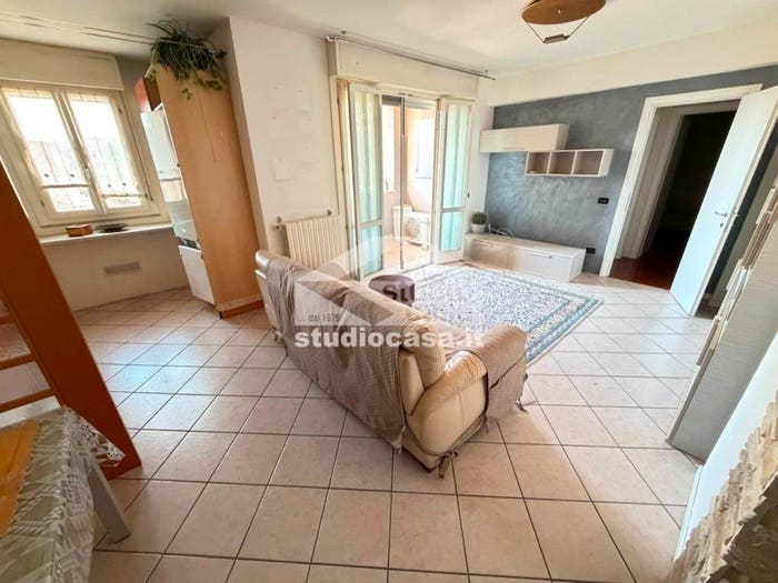 Appartamento quadrilocale in vendita in Via Sauro, Semicentro, Crema