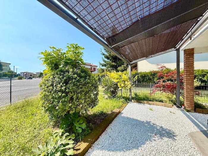 Appartamento bilocale in vendita in Via Carrettelli, Centro, Peschiera del Garda